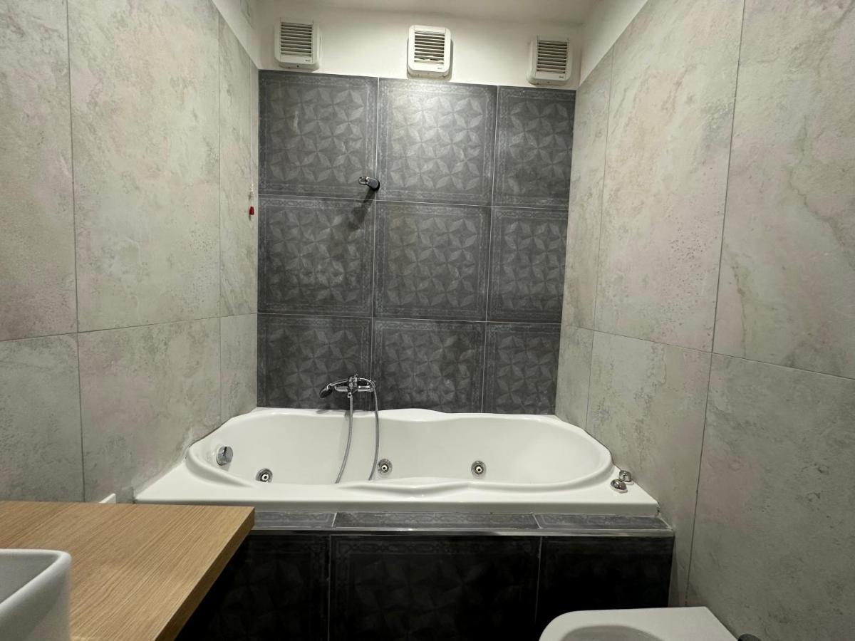 Al Centro Bed & Breakfast Formia Exterior photo